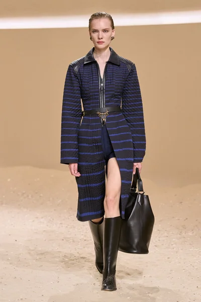 Look 48